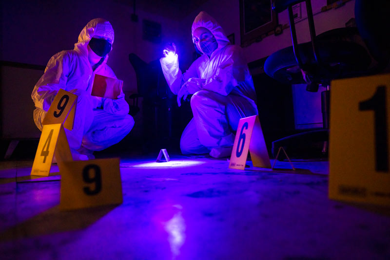 UNL students in a forensics lab